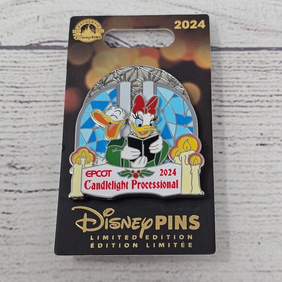 NEW! Disney Parks Epcot Holiday Candlelight Processional 2024 Donald & Daisy LE - Picture 1 of 2